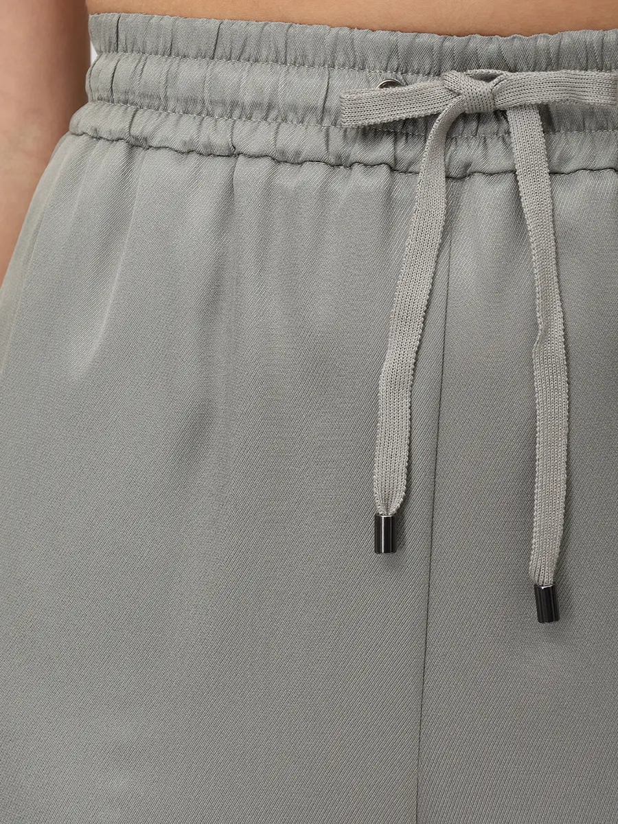 Брюки атласные