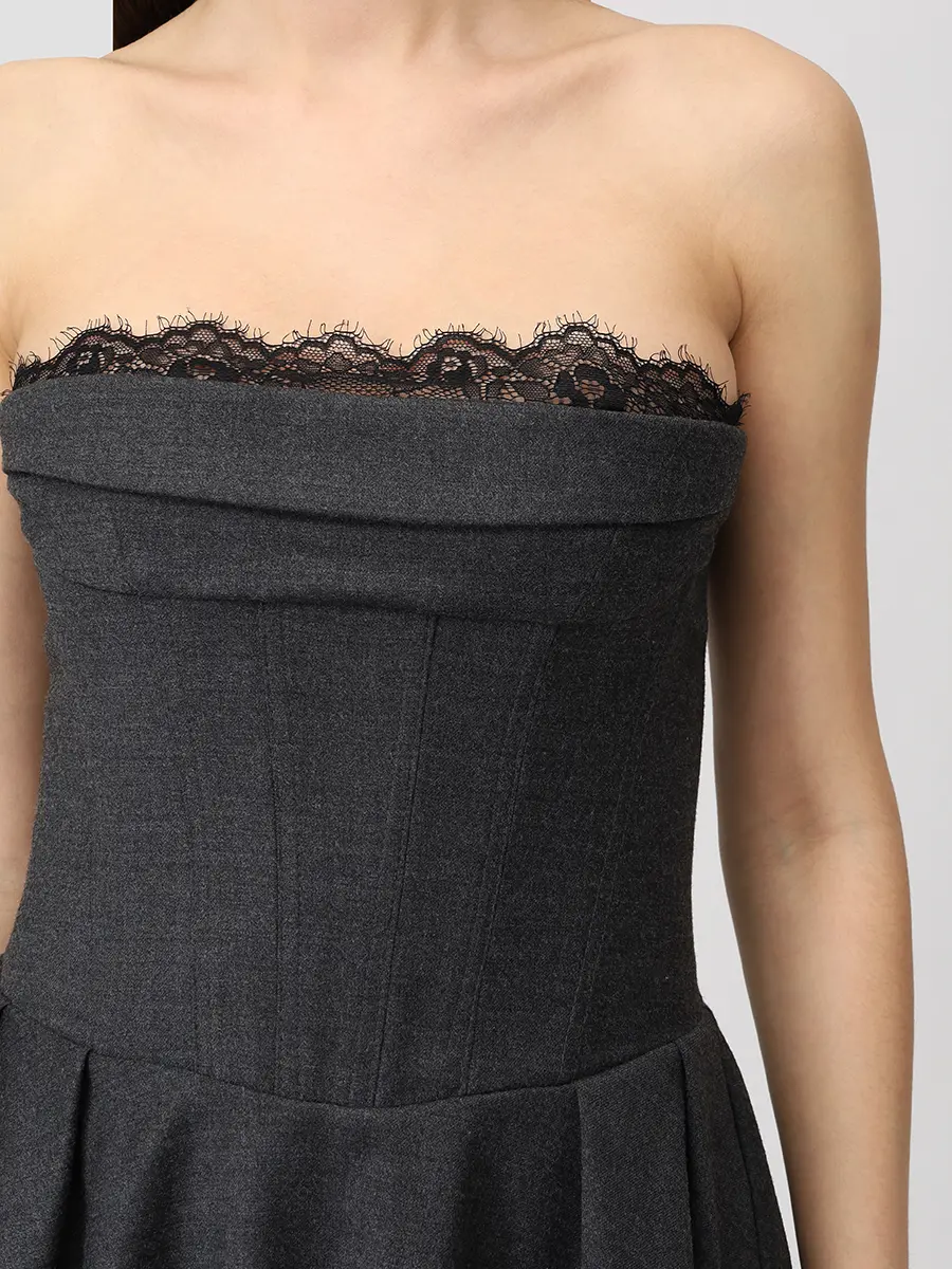 Корсет из шерсти с кружевом с баской