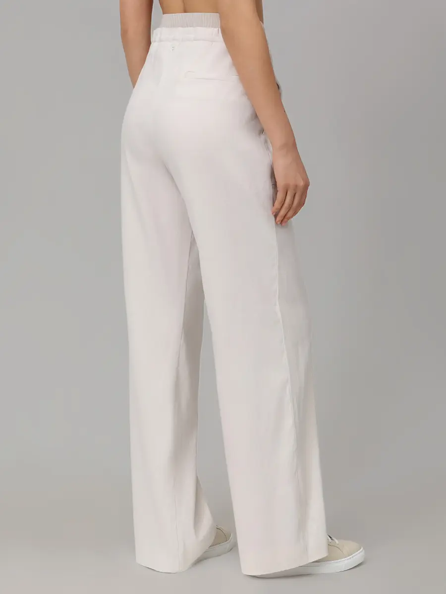 Костюм изо льна и вискозы