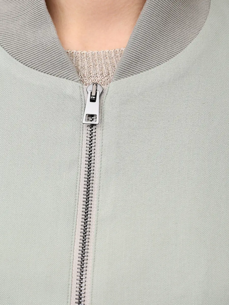 Костюм изо льна и вискозы