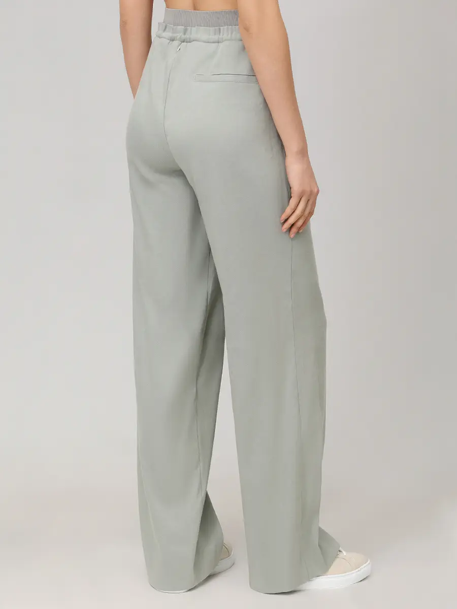 Костюм изо льна и вискозы