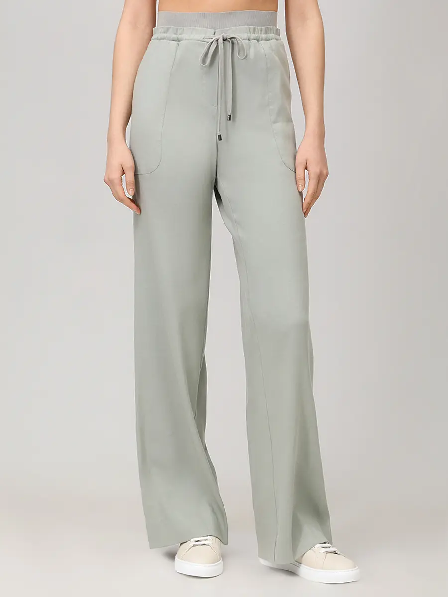 Костюм изо льна и вискозы