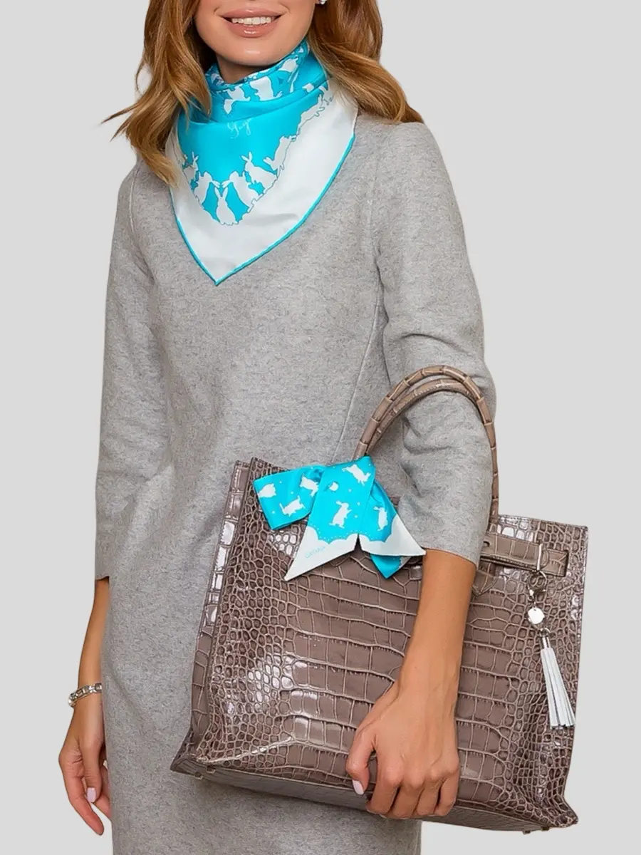 Платок шелковый Зима и зайцы