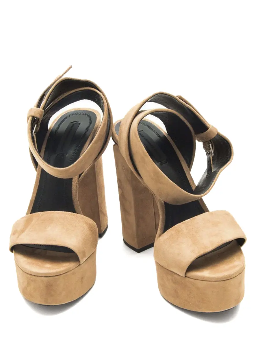 Босоножки замшевые