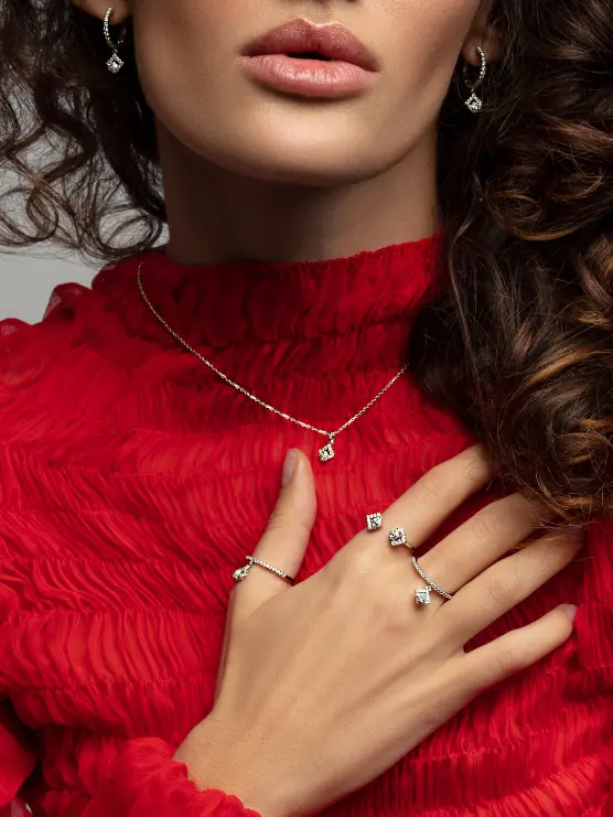 Колье из белого золота с бесцветными бриллиантами Le Rhombe