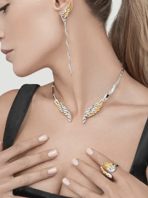 Колье из белого золота с бриллиантами CARRERA Y CARRERA