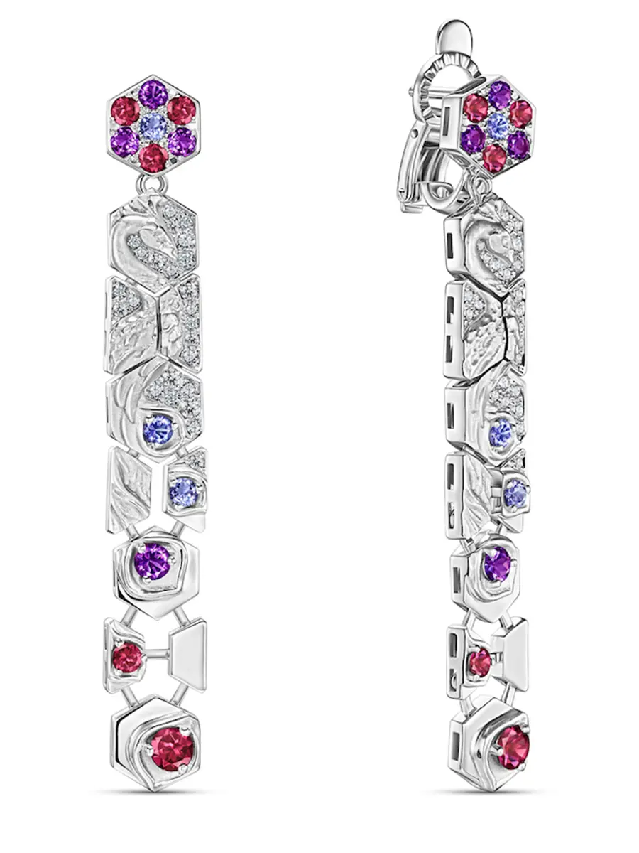 Серьги из белого золота с бриллиантами и сапфиром