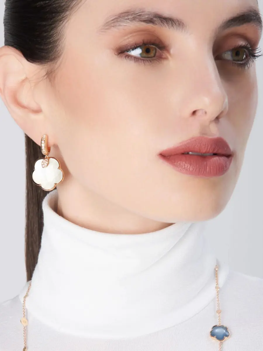 Серьги золотые с камнями