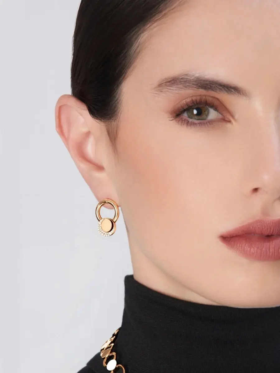 Серьга золотая с бриллиантами