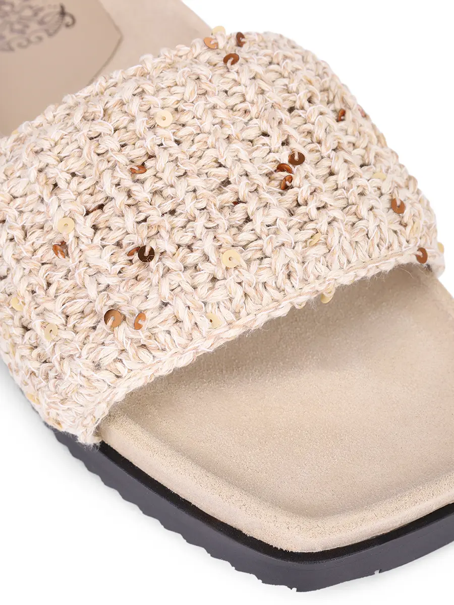 Шлепанцы из текстиля и замши