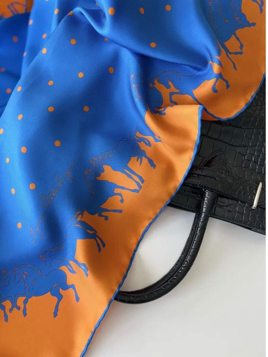 Платок шелковый Кони