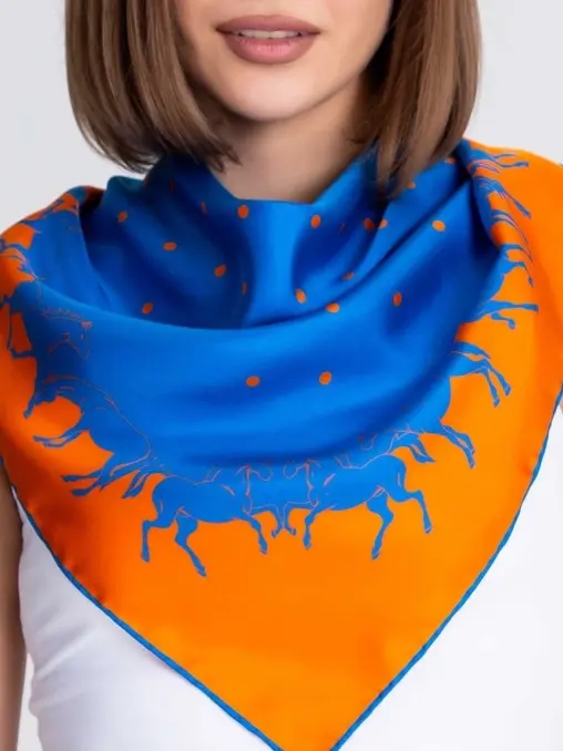 Платок шелковый Кони GAYANA