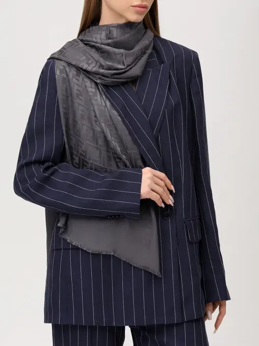 Палантин шелковый FENDI