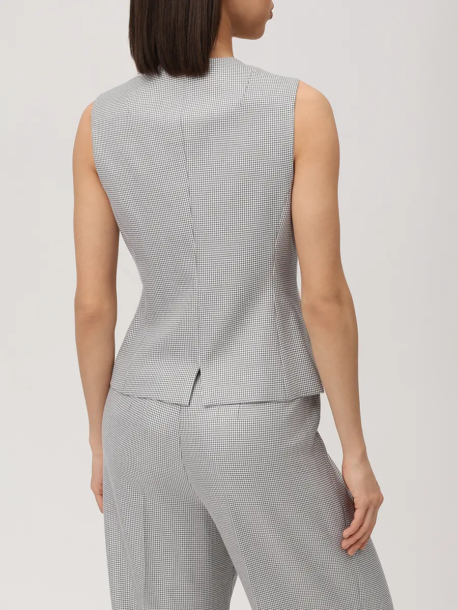 Жилет однотонный