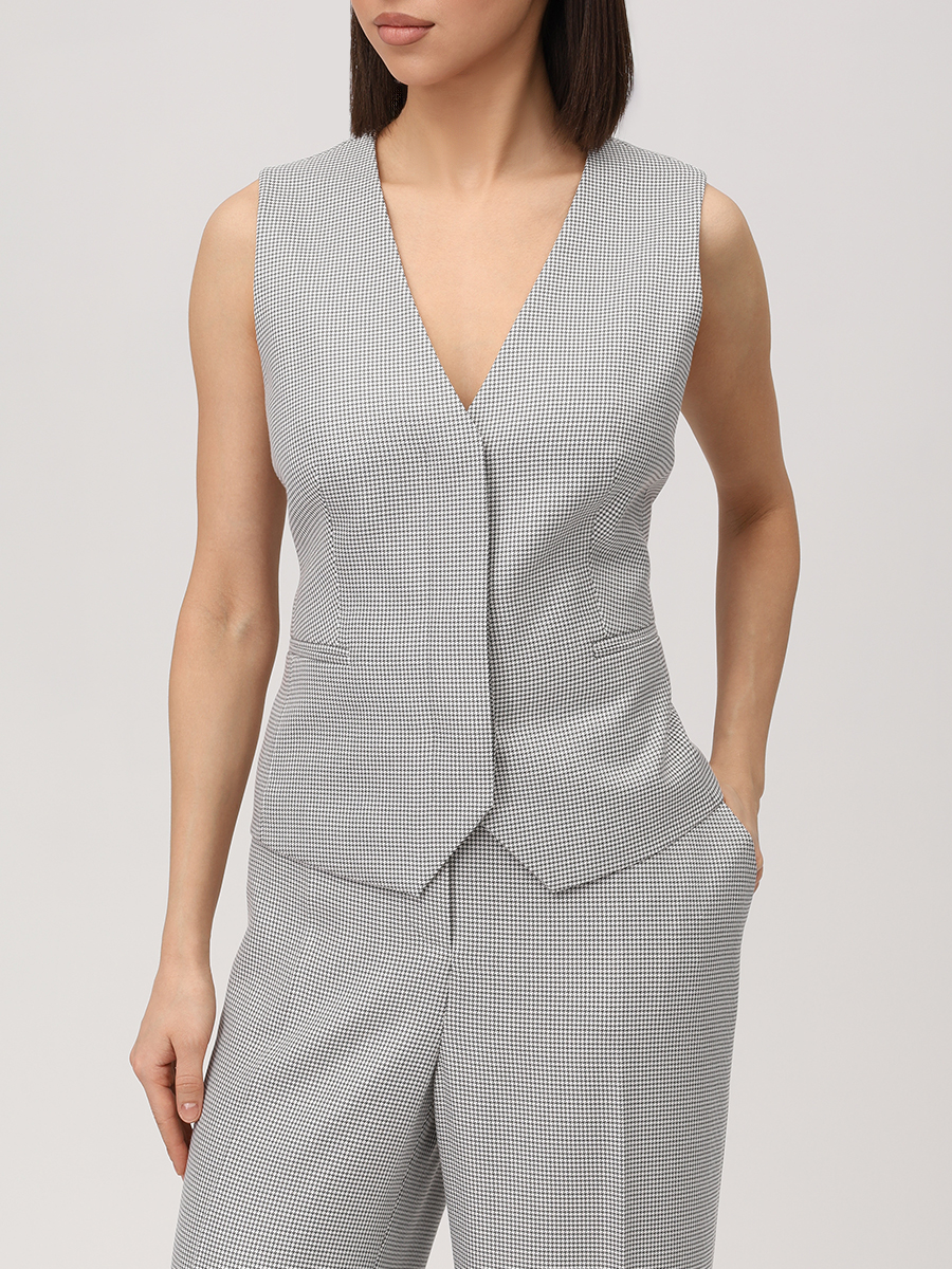 Жилет однотонный