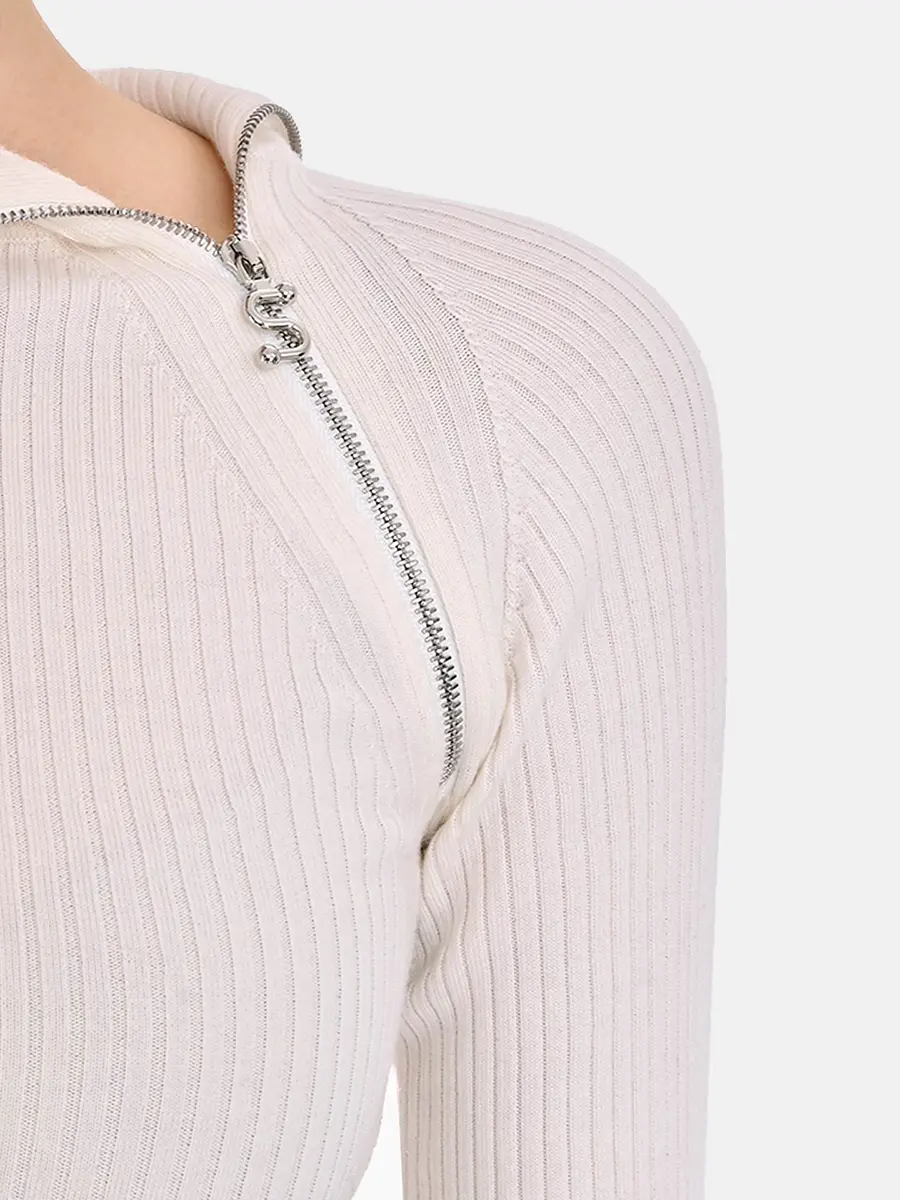 Свитер шерстяной