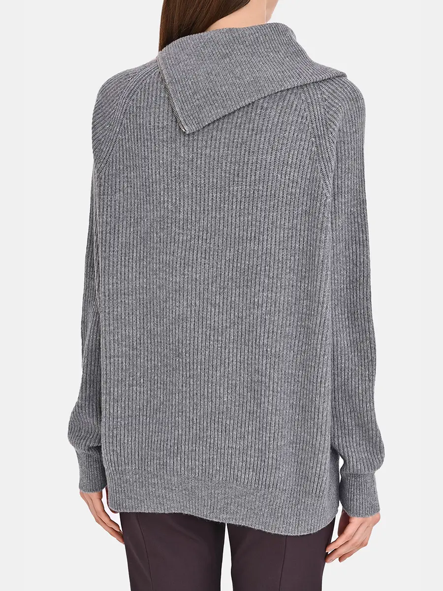 Свитер шерстяной