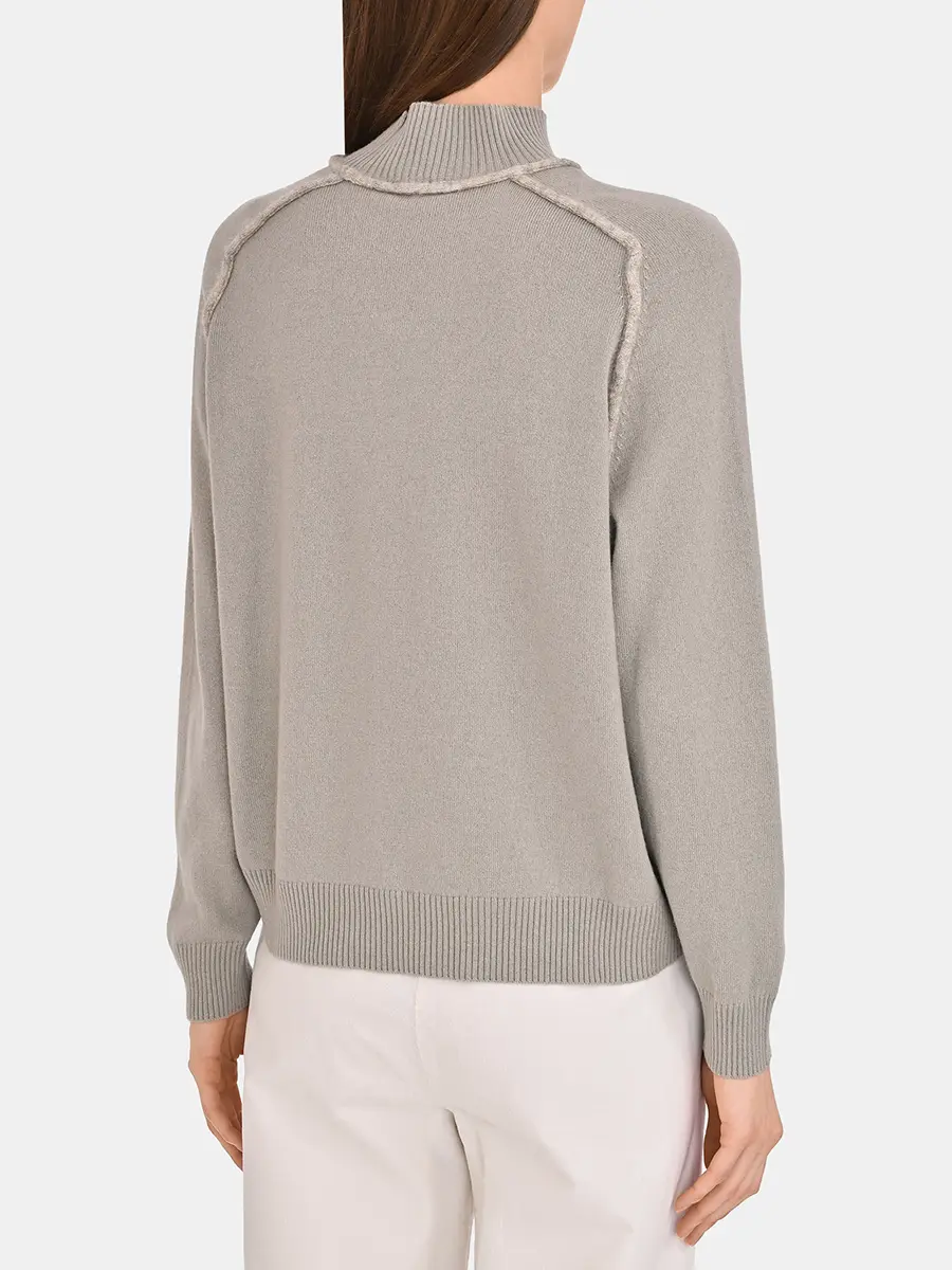 Свитер шерстяной