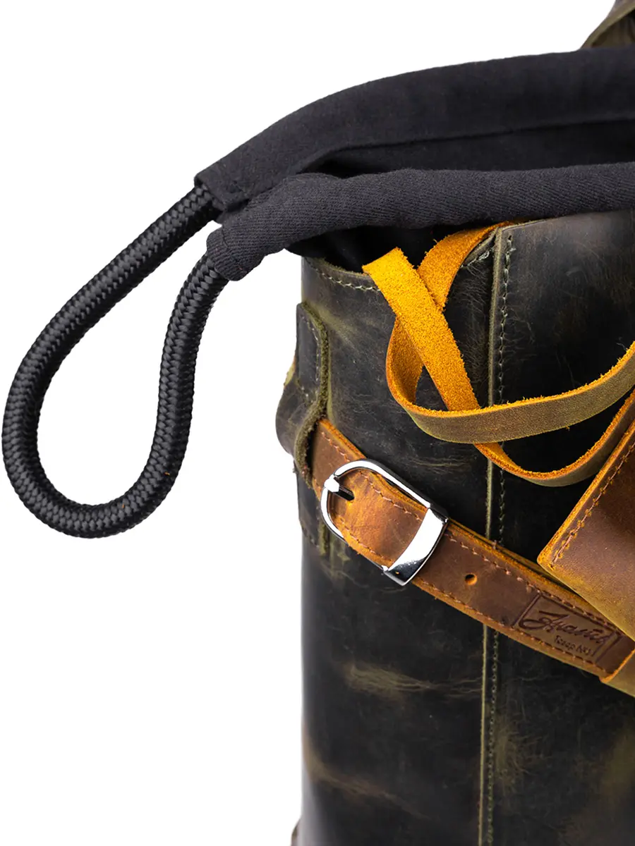 Сумка-тоут L нефрит-сандал кожаная