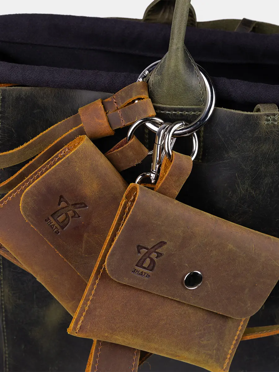 Сумка-тоут L нефрит-сандал кожаная