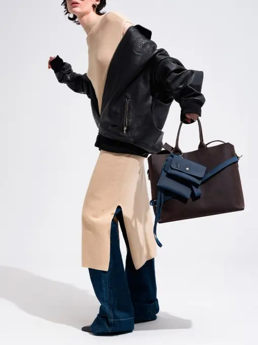 Сумка-тоут L брауни-сапфир кожаная ЗНАТЬ