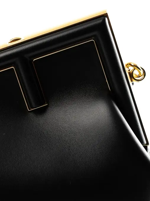 Сумка кожаная FENDI