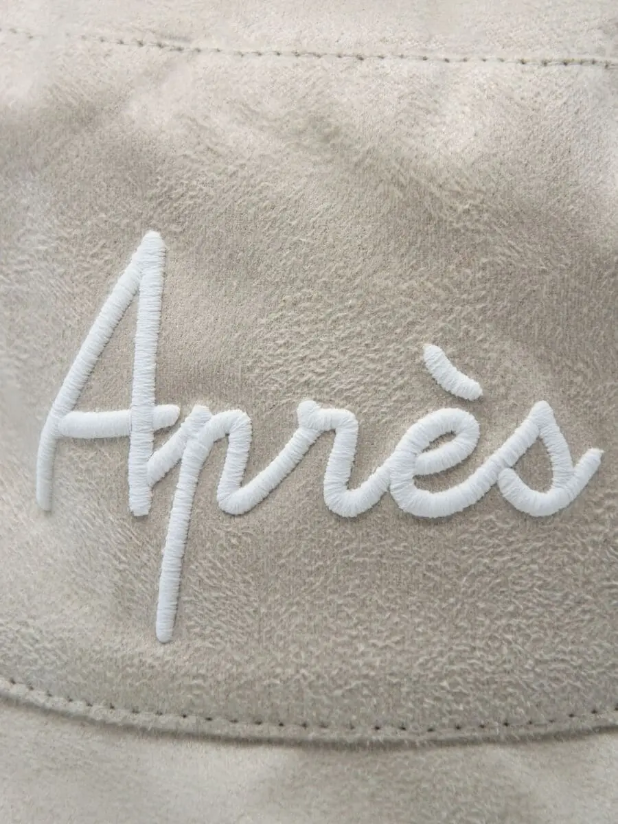 Шляпа из эко-кожи на меху