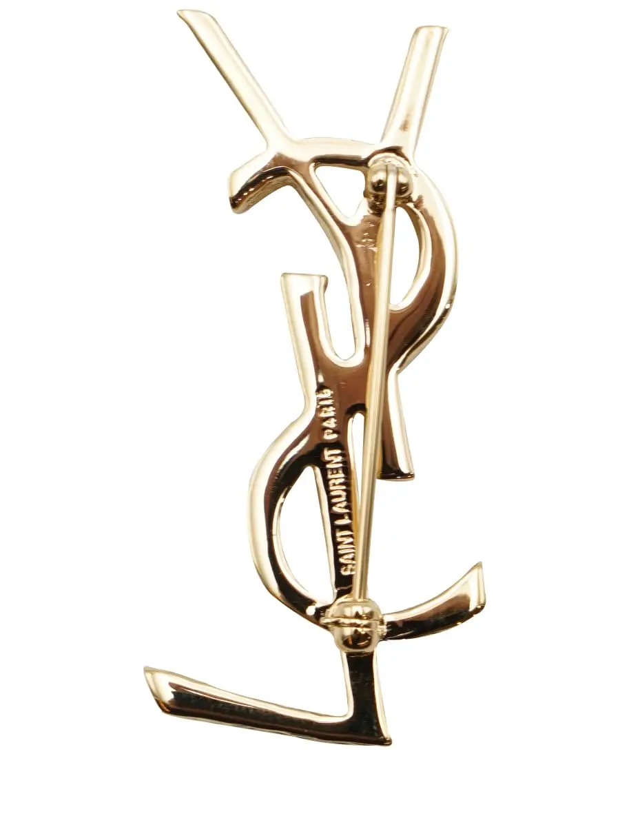 Брошь в виде логотипа