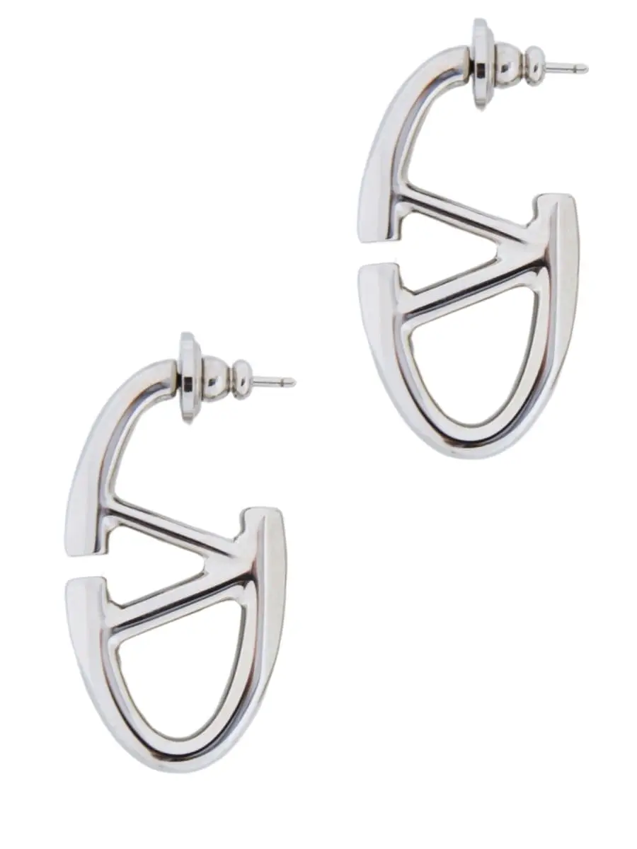 Серьги в виде логотипа