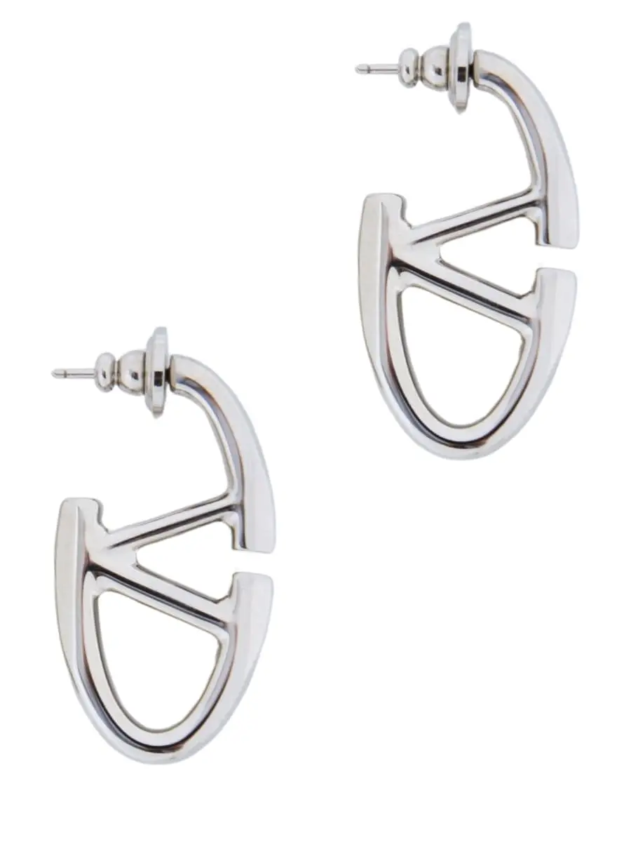 Серьги в виде логотипа