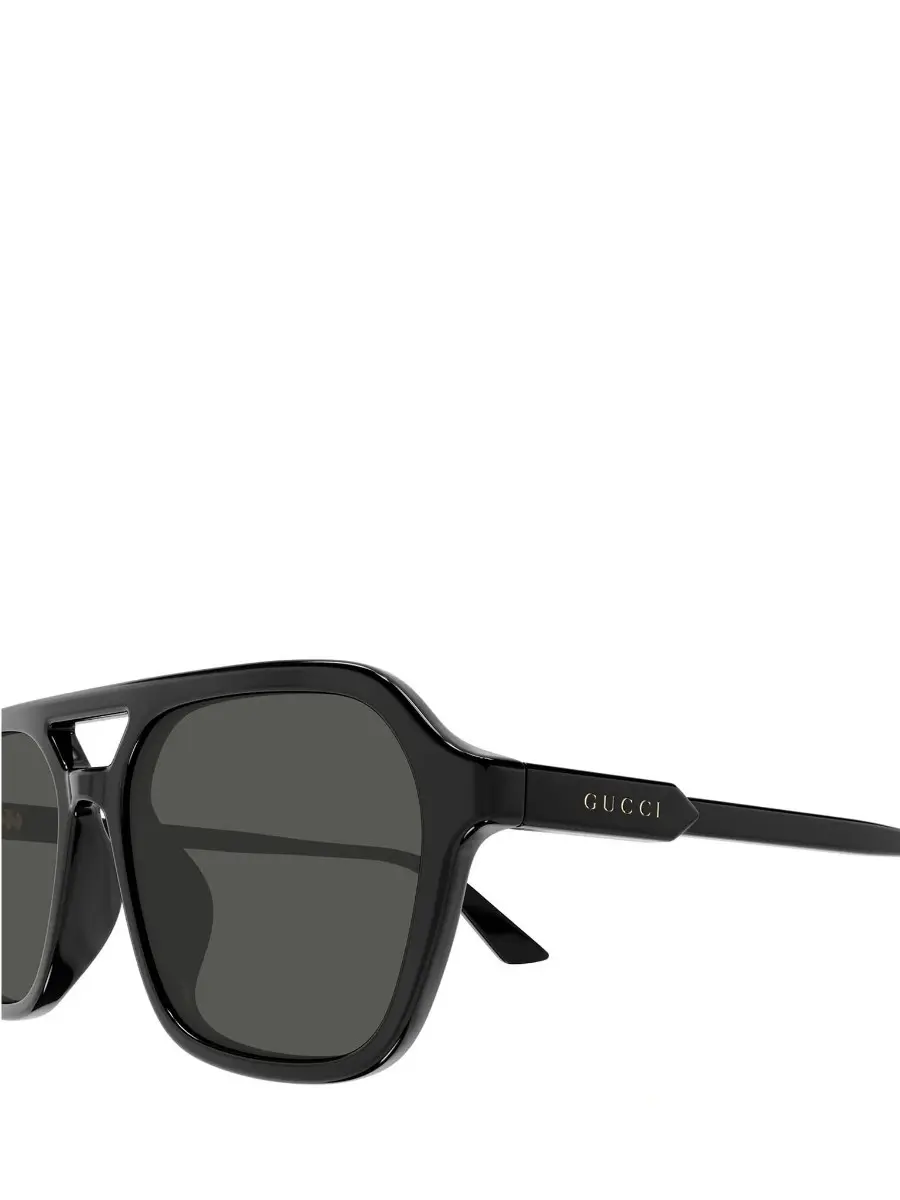 Очки солнцезащитные