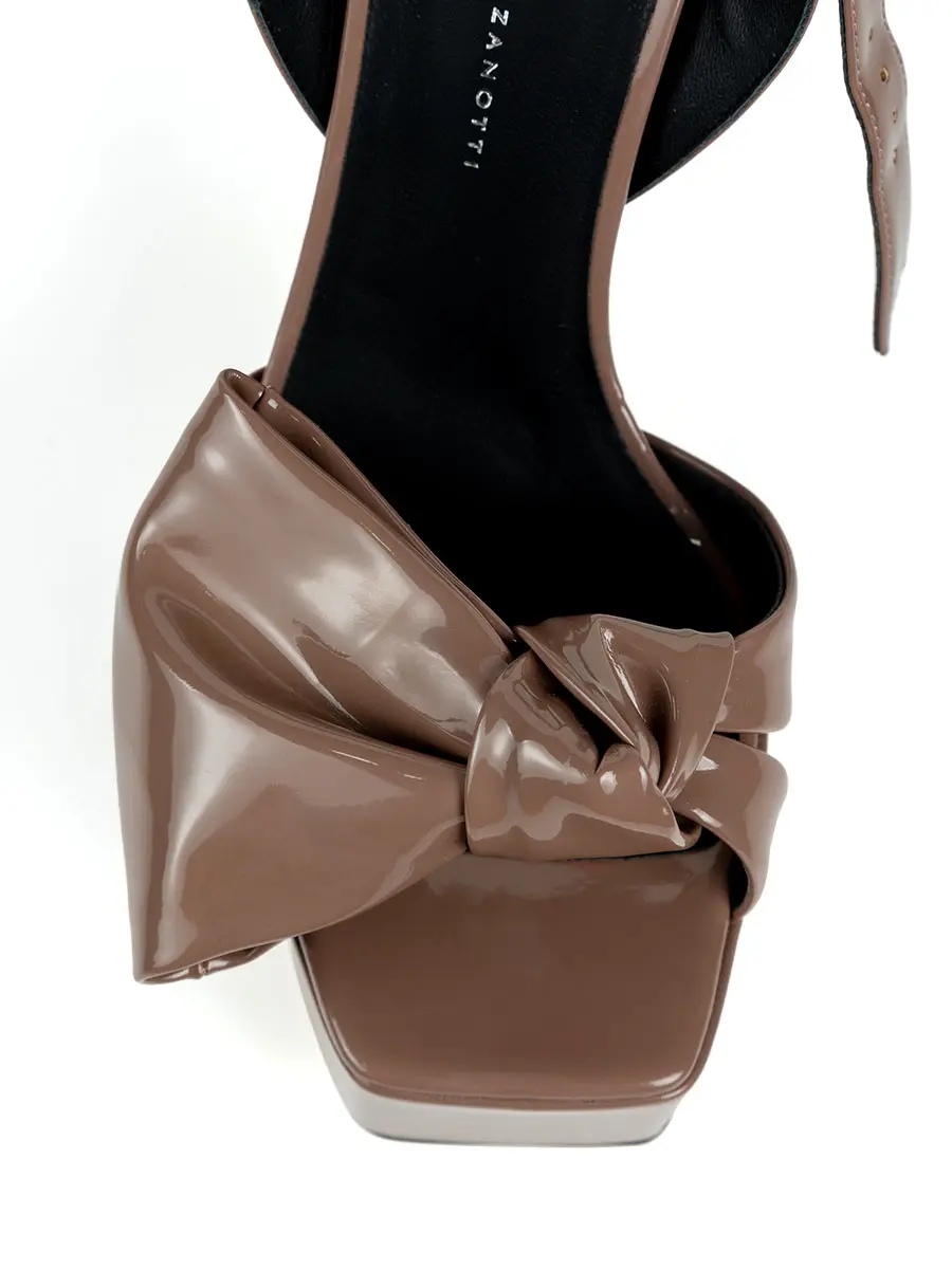 Босоножки однотонные