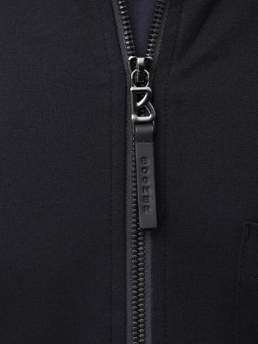 Костюм из вискозы