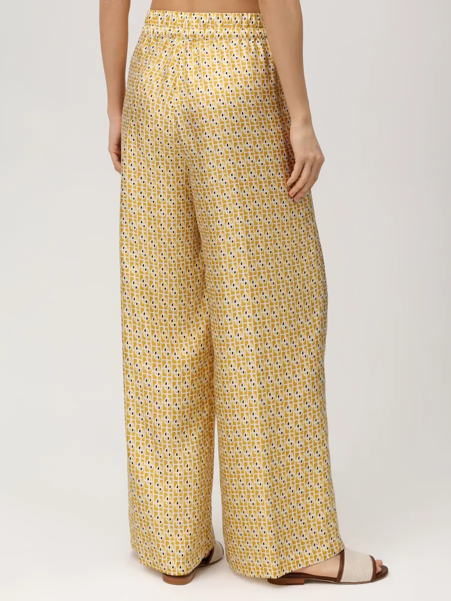 Костюм шелковый