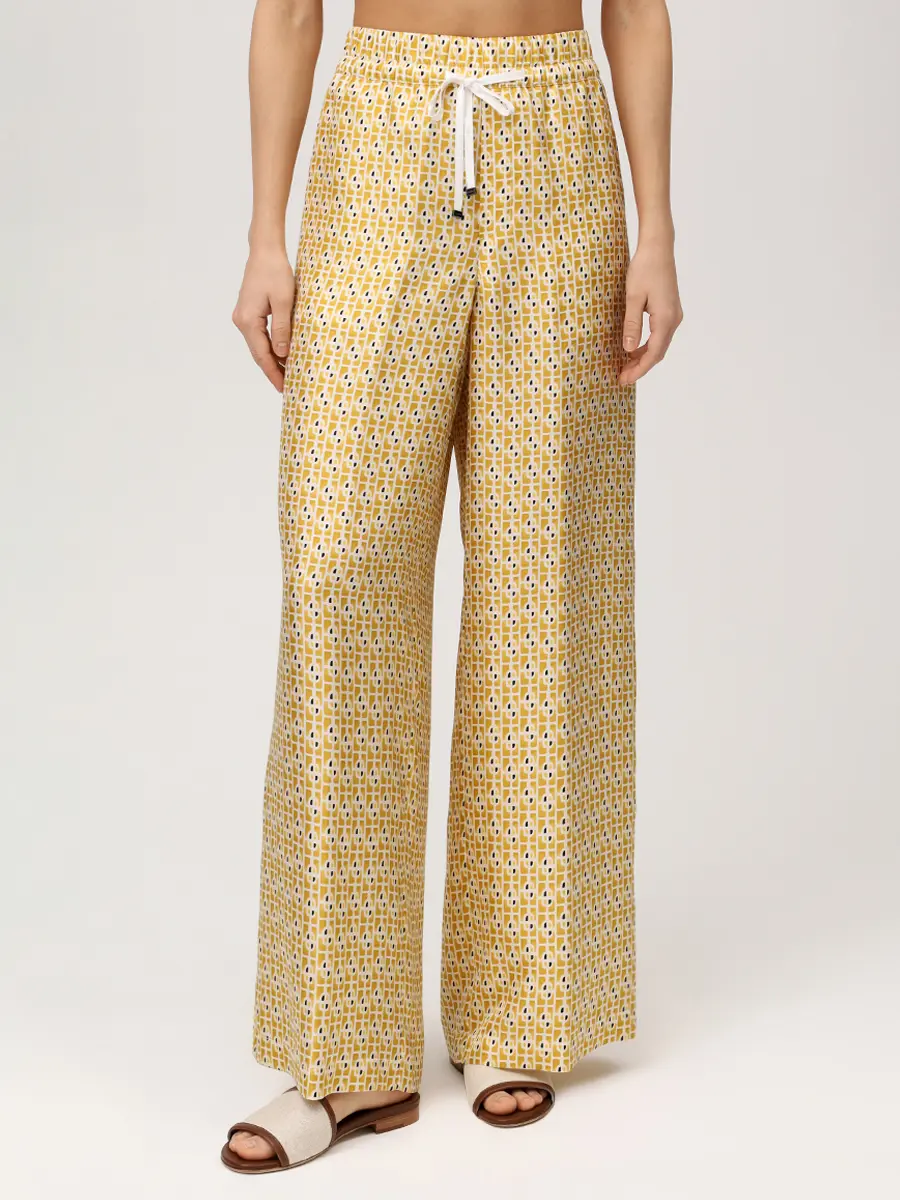 Костюм шелковый