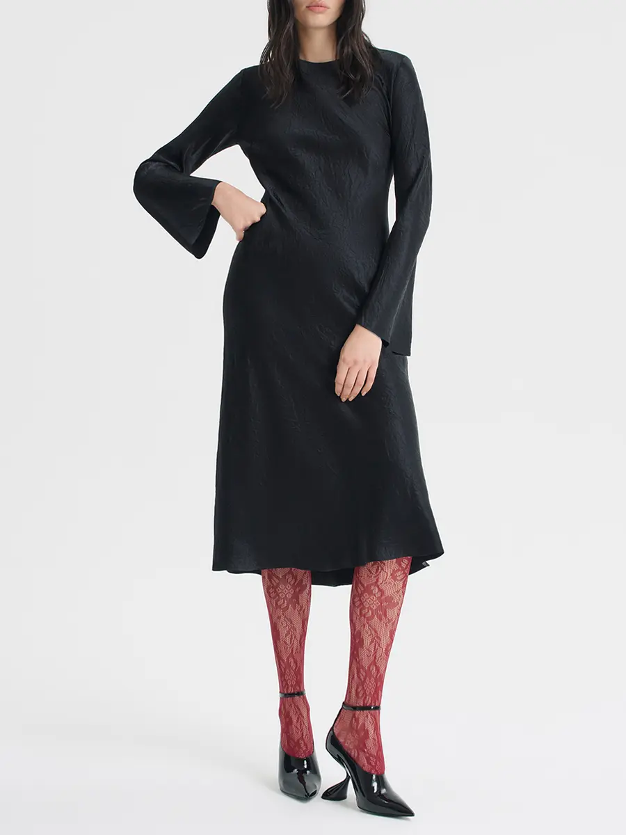 Платье из жатого атласа