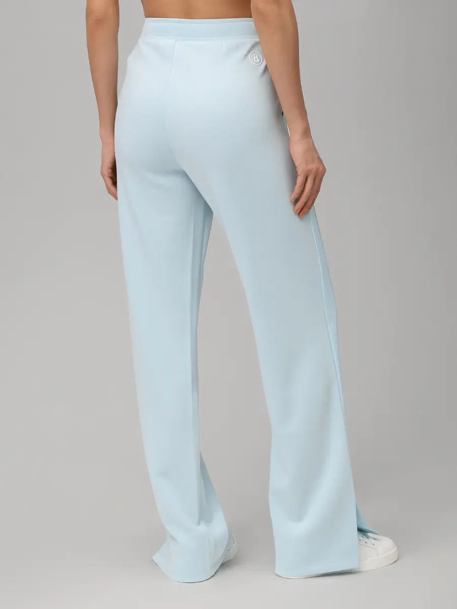 Костюм однотонный