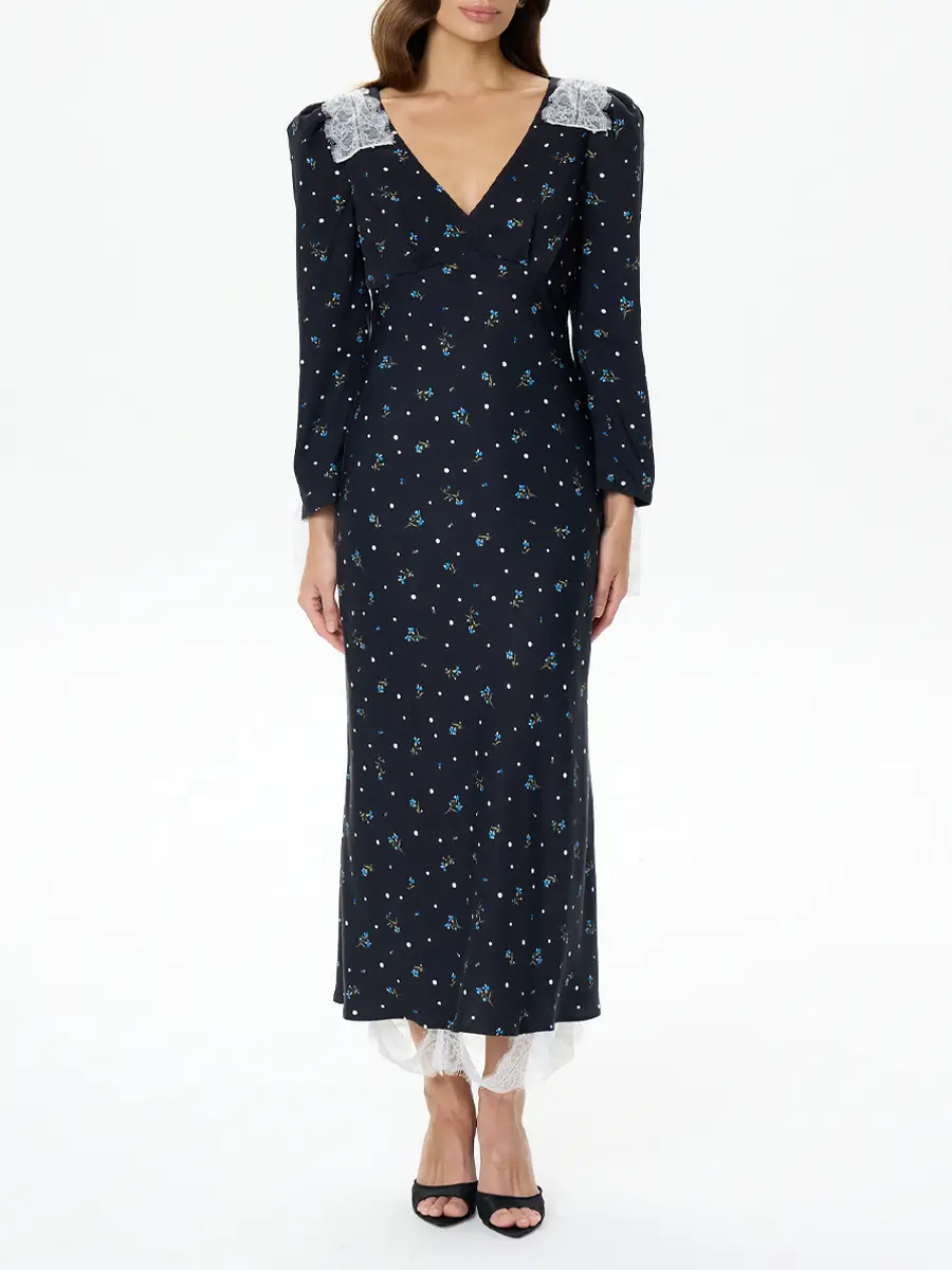 Платье с кружевом