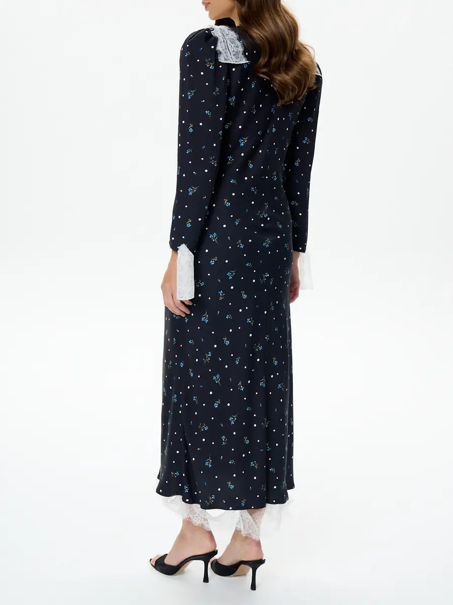 Платье с кружевом