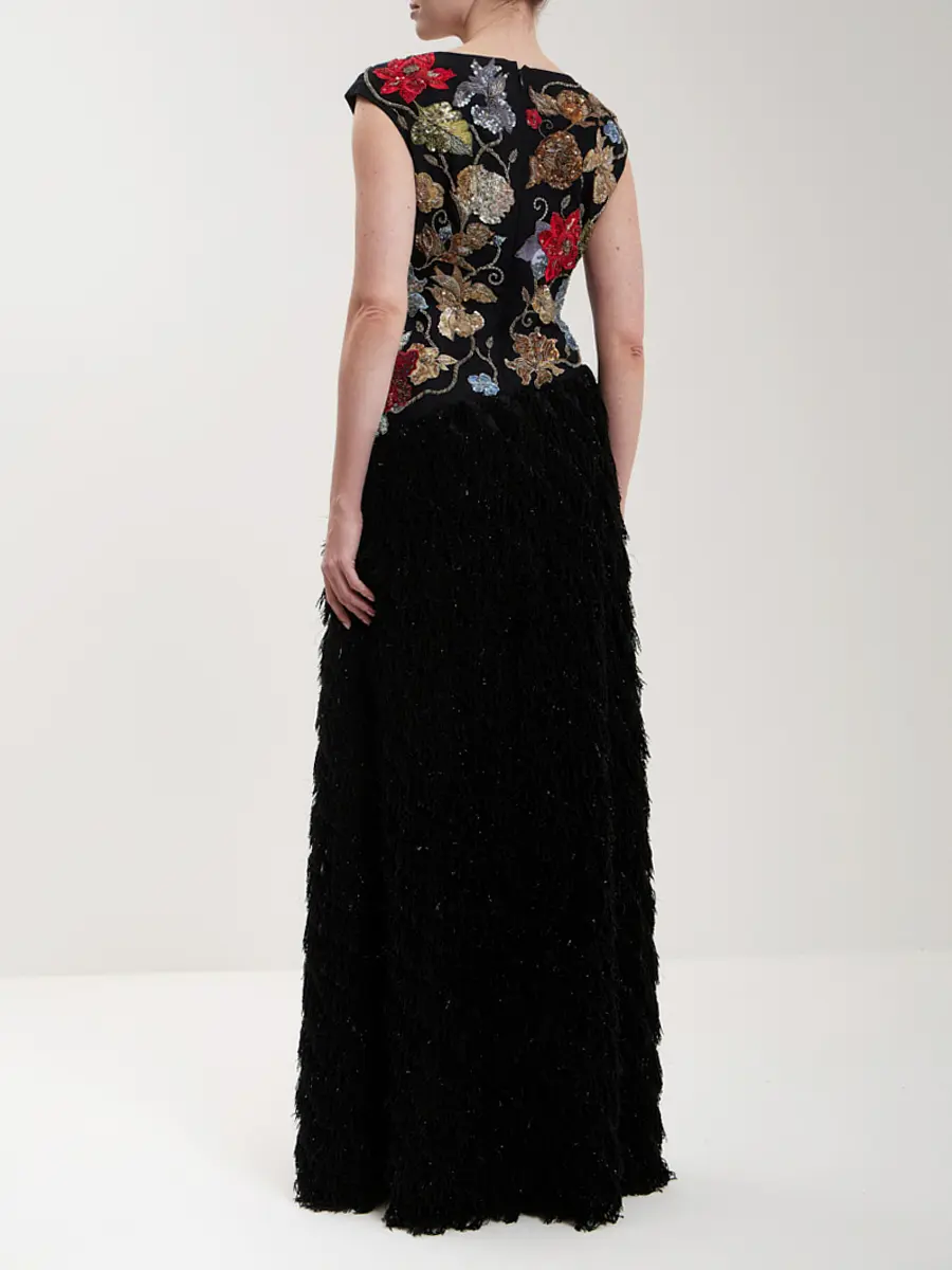 Платье с ручной вышивкой