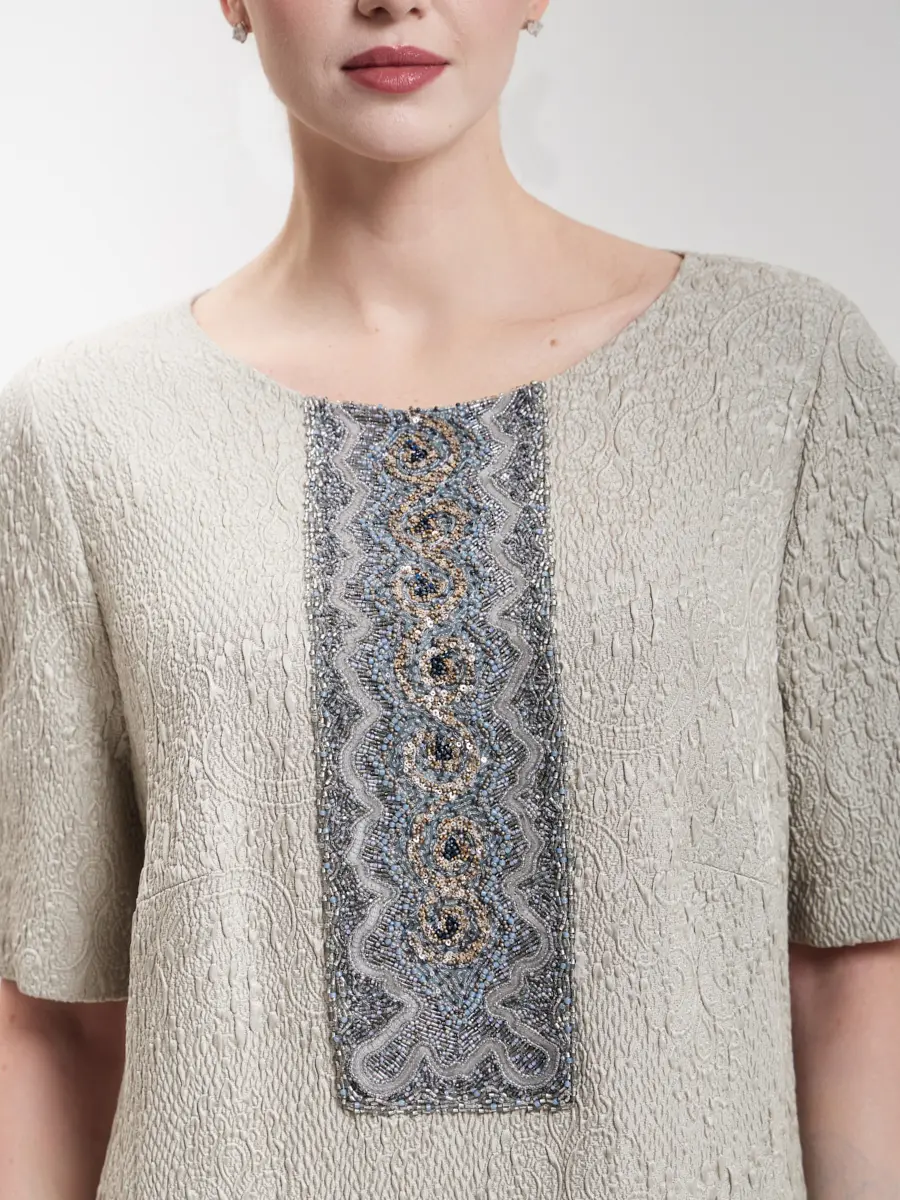 Платье с вышивкой бисером