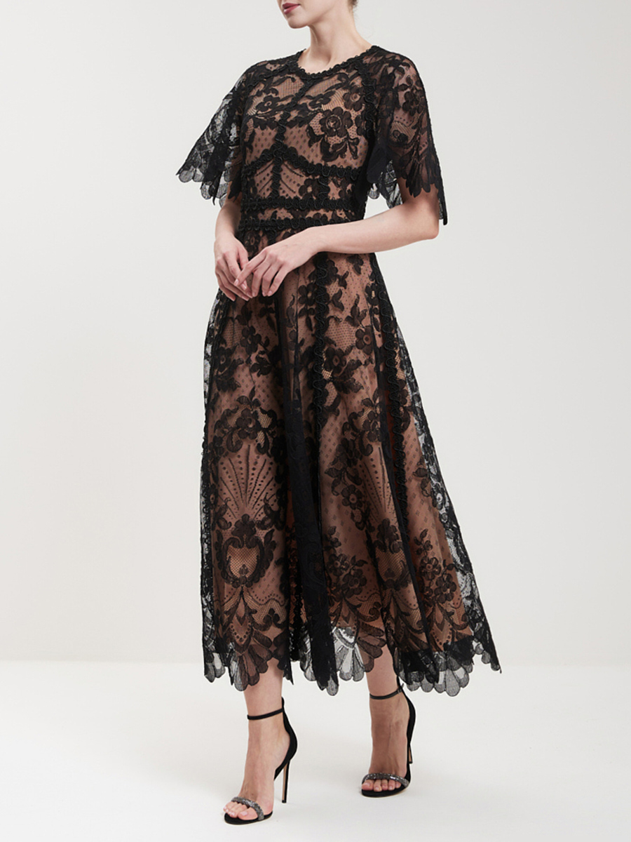 Платье кружевное