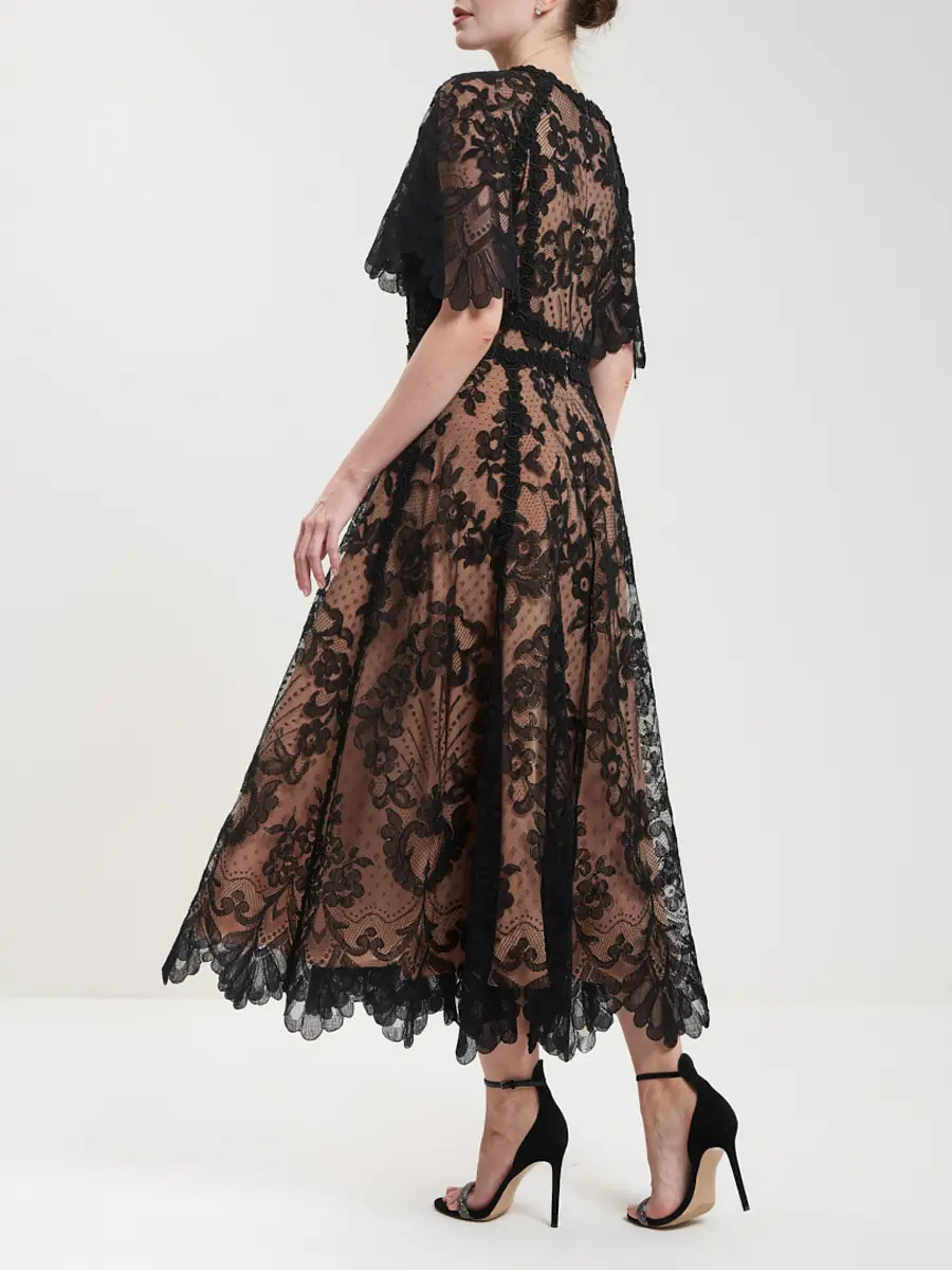 Платье кружевное