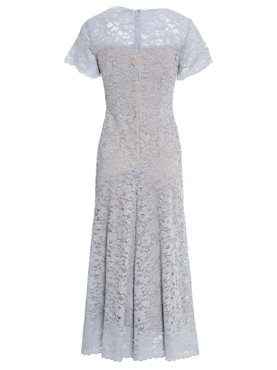 Платье из кружева