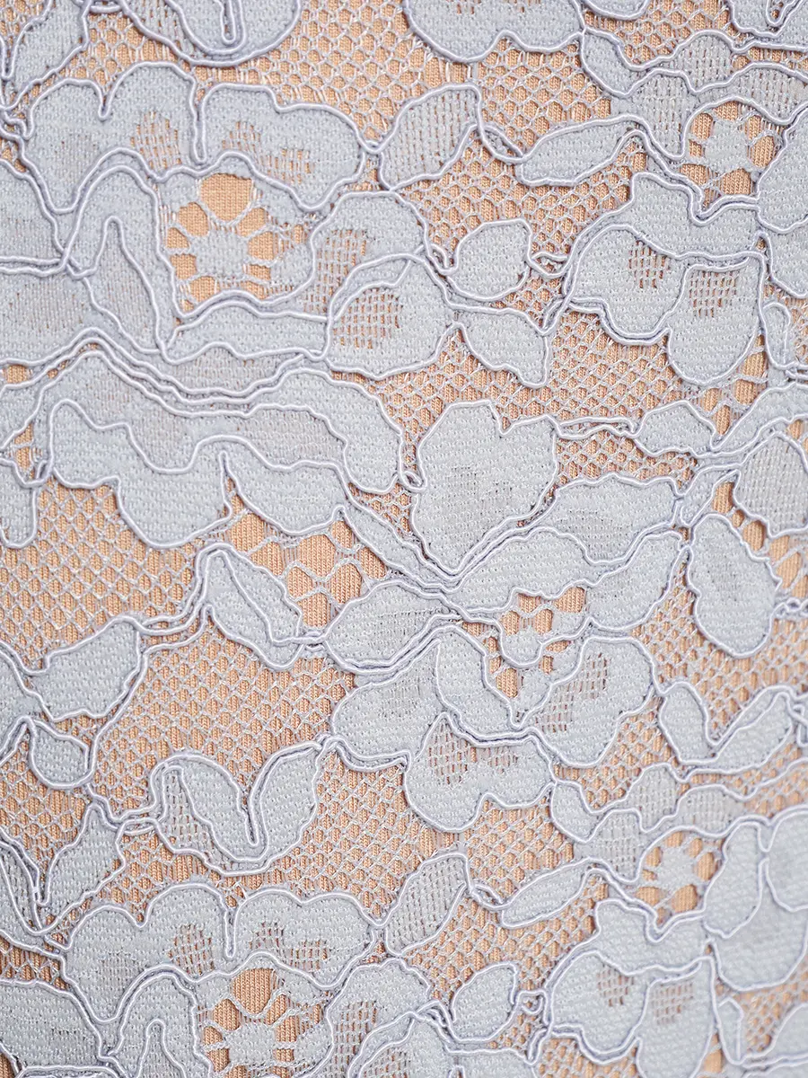 Платье из кружева