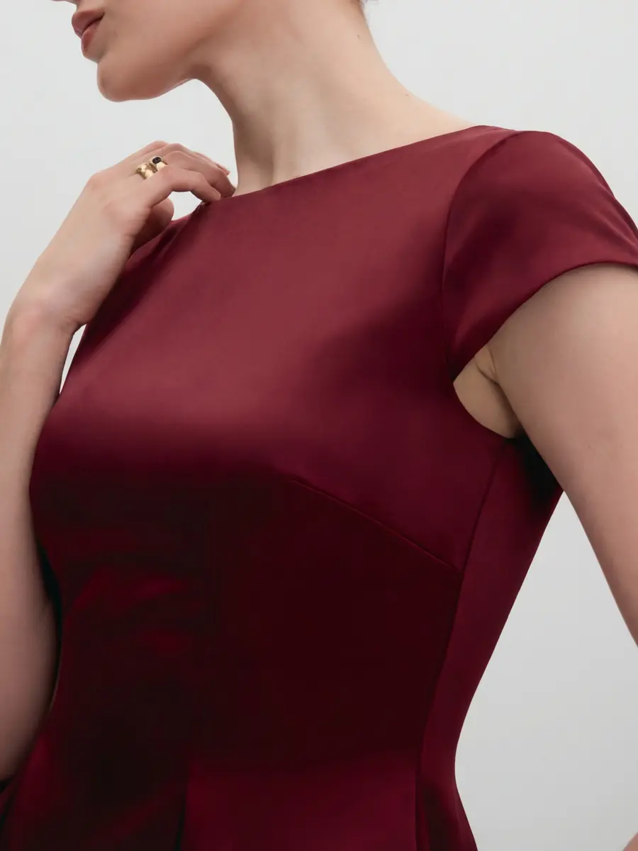 Платье однотонное