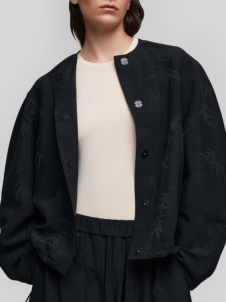 Бомбер из вискозы