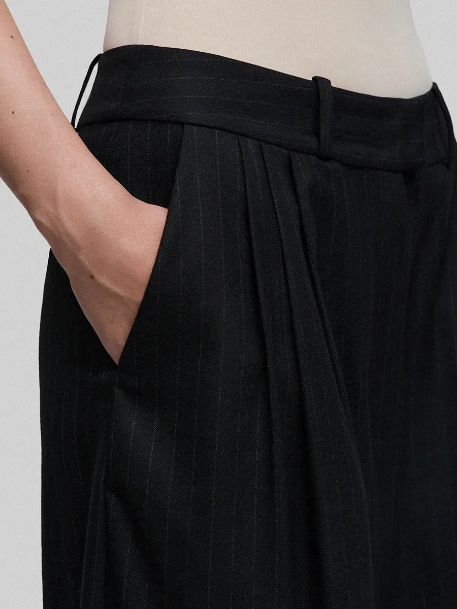 Брюки в полоску