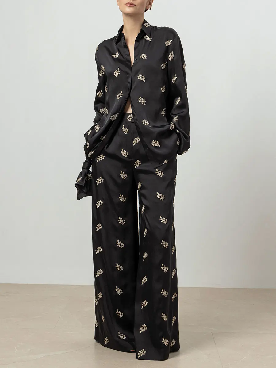 Брюки с вышивкой