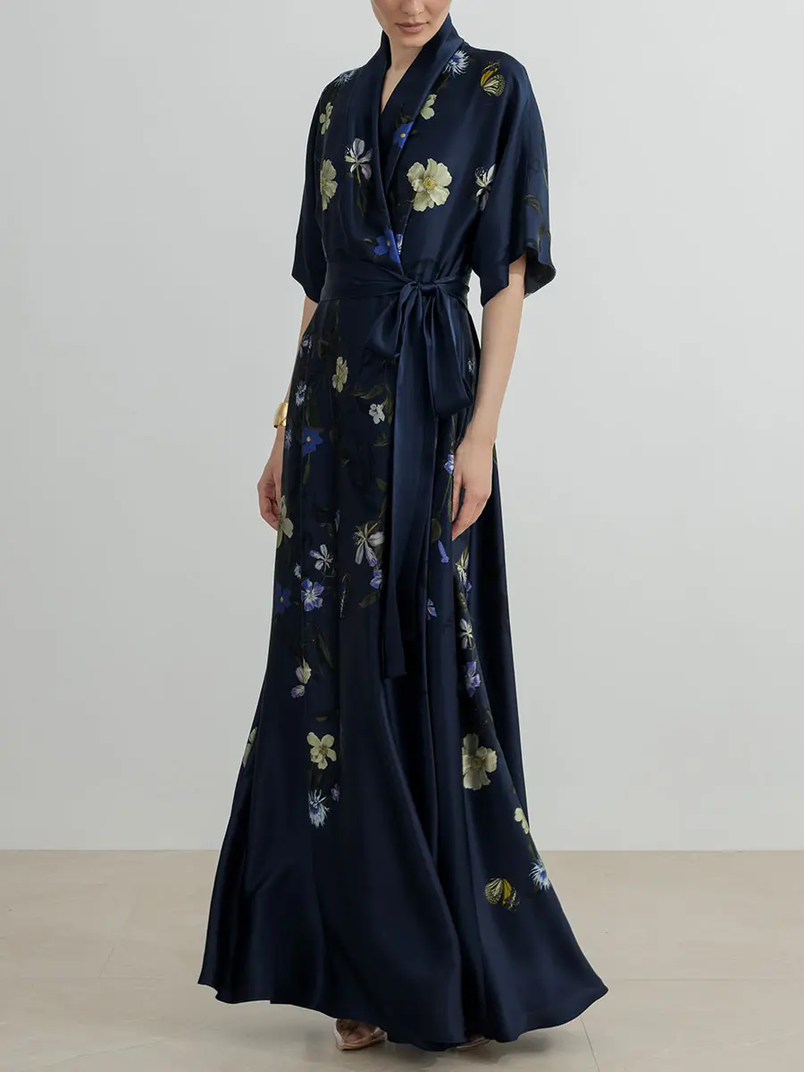 Платье из шелка